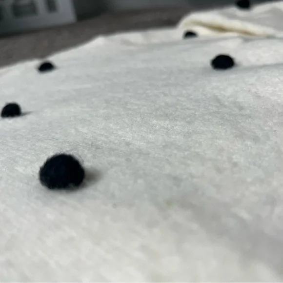 Hem & Thread Hooded Women’s Sweater Size Small White/Cream with Black Polka Dots - Picture 4 of 4